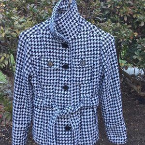 Dots B/W Houndstooth Pattern High Collar with Tie Belt Coat
